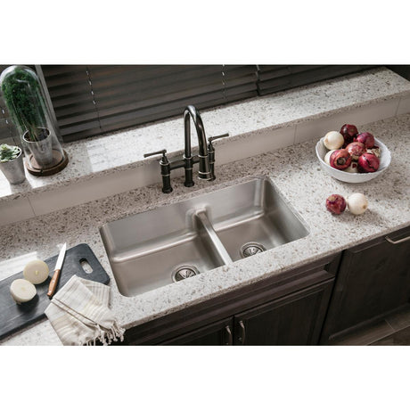 Elkay Lustertone Classic Stainless Steel 32-1/16" x 18-1/2" x 9", 40/60 Double Bowl Undermount Sink with Aqua Divide